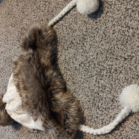 Old Navy Beanie Hat - Picture 4 of 5